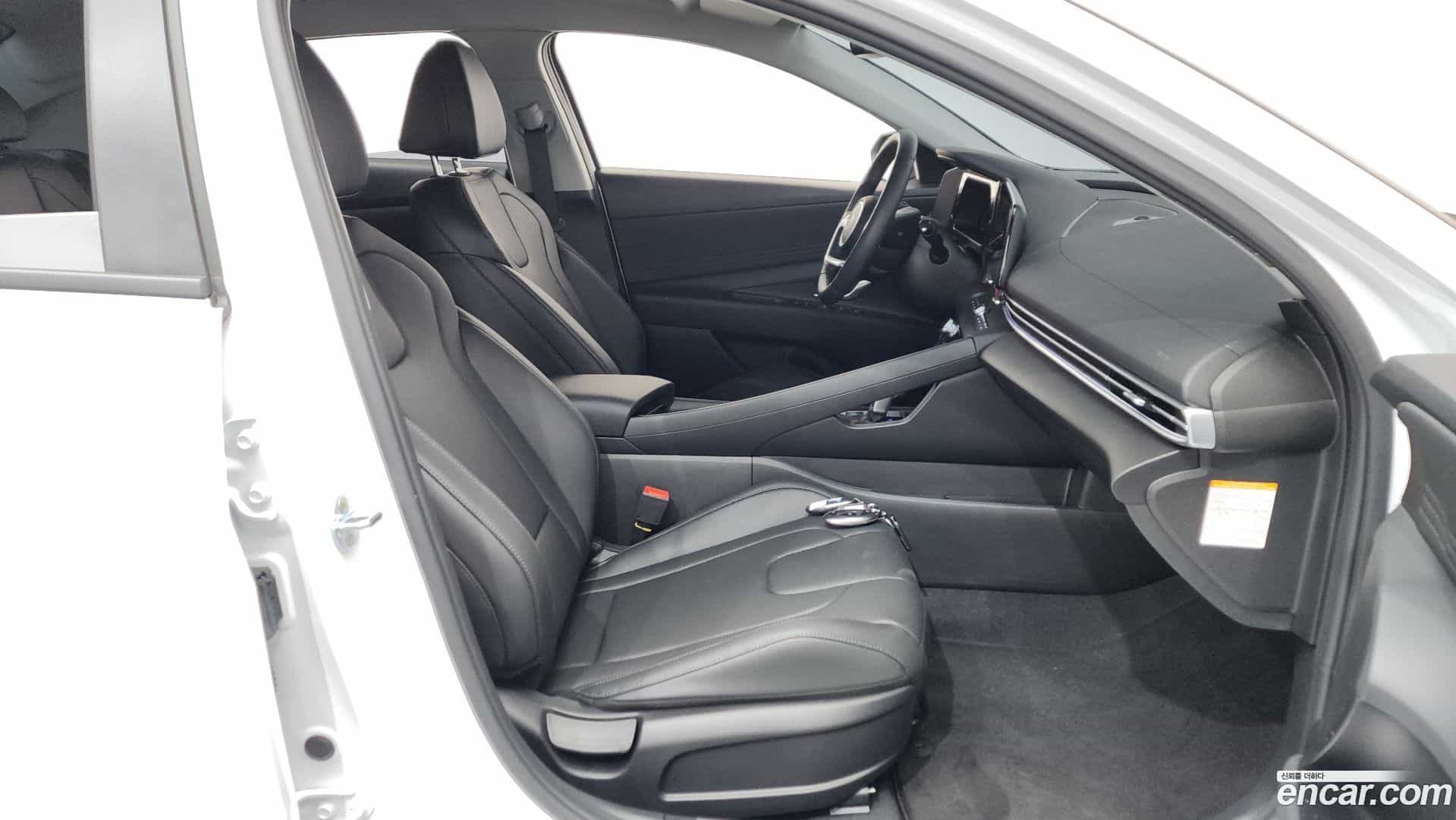 AVANTE Hyundai 2025.7-OPTION-015