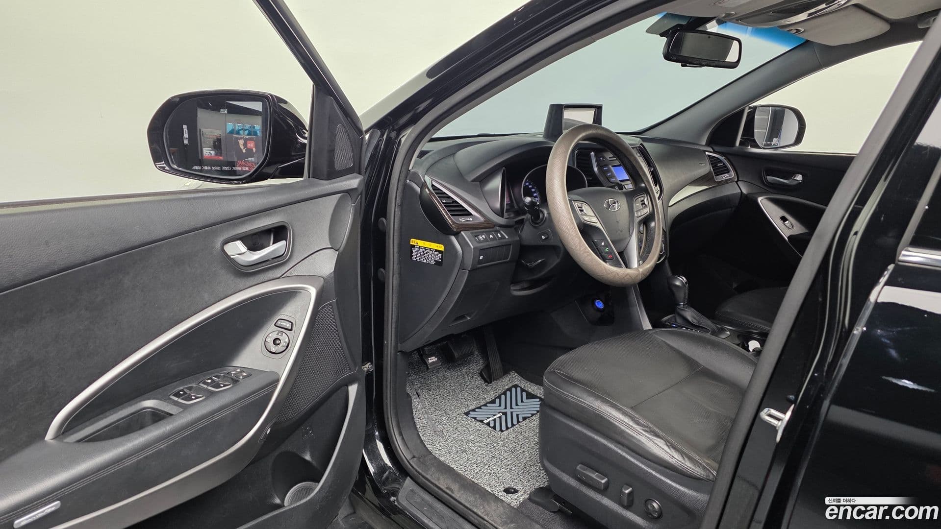 Main__Slider__Photo:Santafe Hyundai 2014.5-9