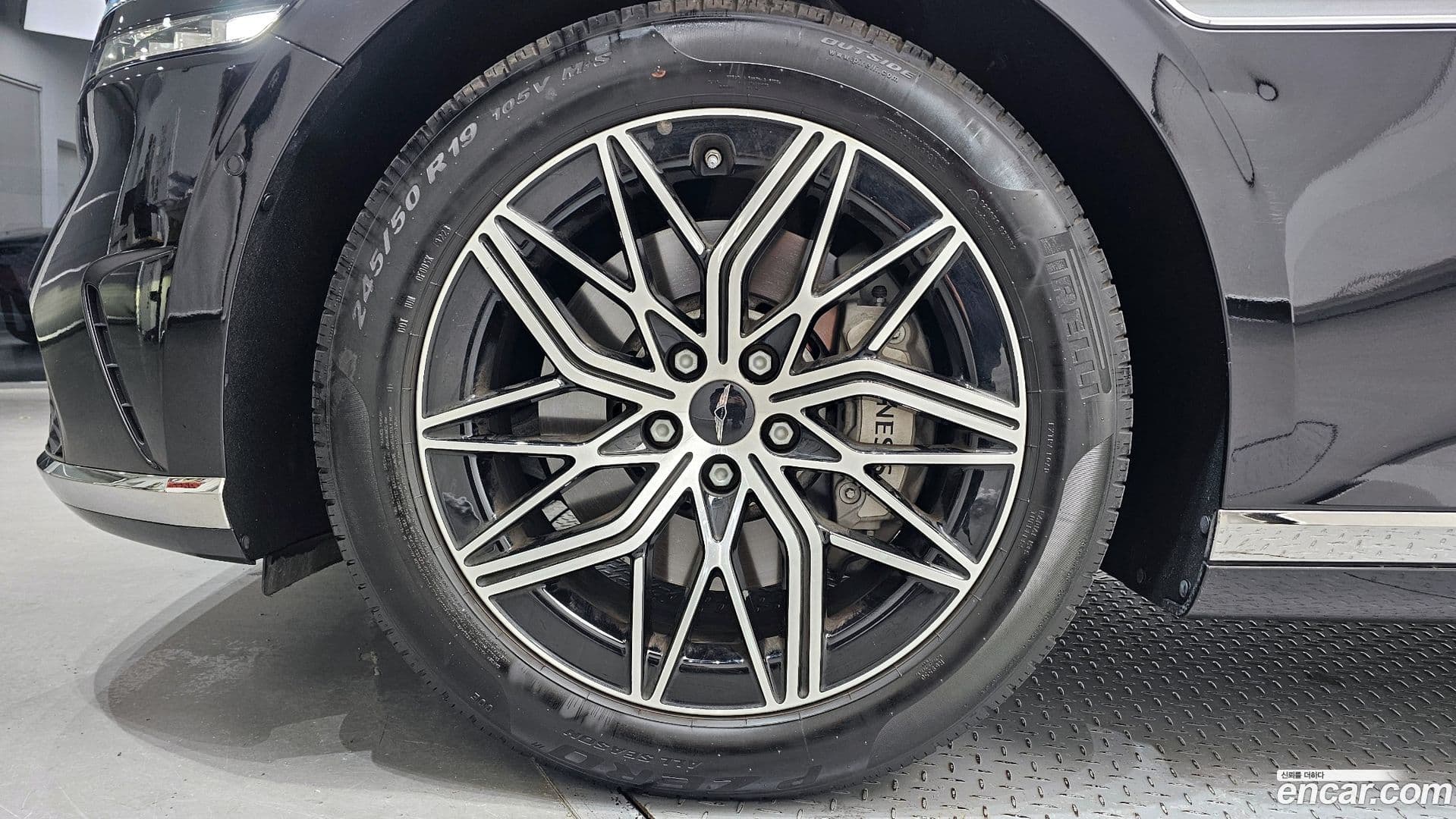 Main__Slider__Photo:G90 Genesis 2024.1-4