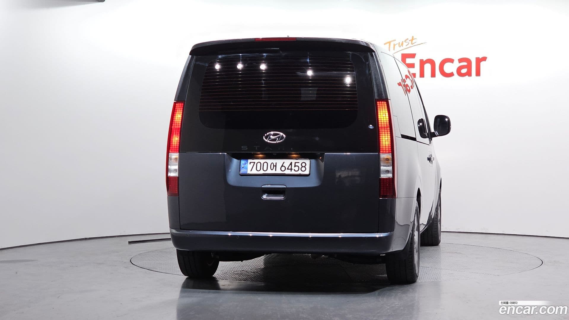 Main__Slider__Photo:Staria Hyundai 2023.3-3