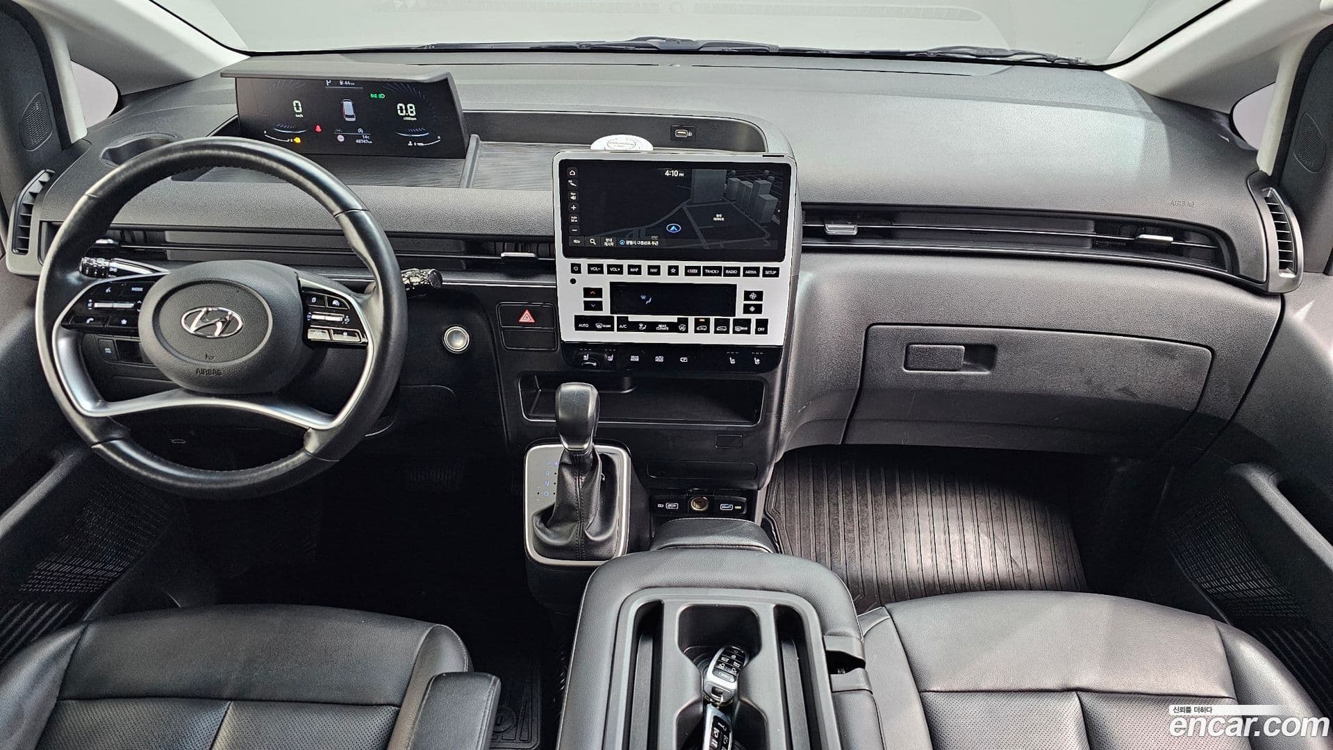 Main__Slider__Photo:Staria Hyundai 2023.3-6