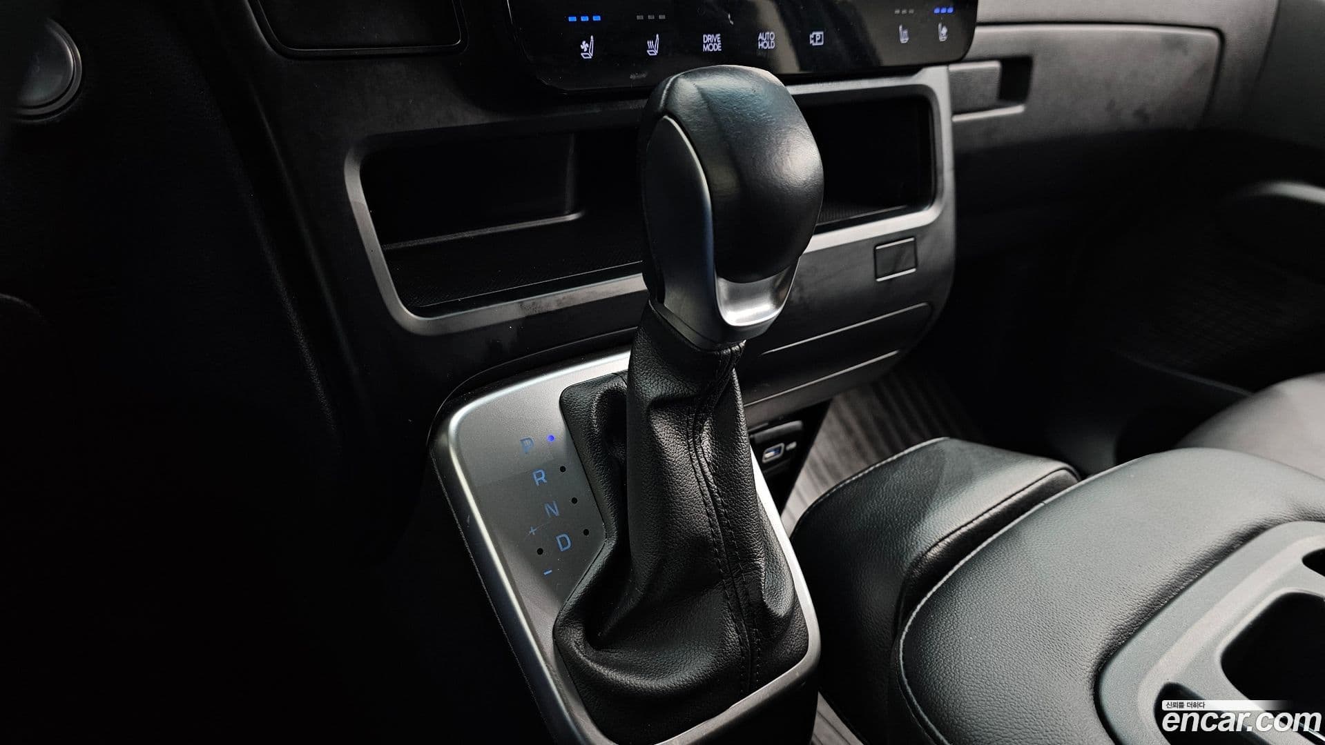 Main__Slider__Photo:Staria Hyundai 2023.3-8