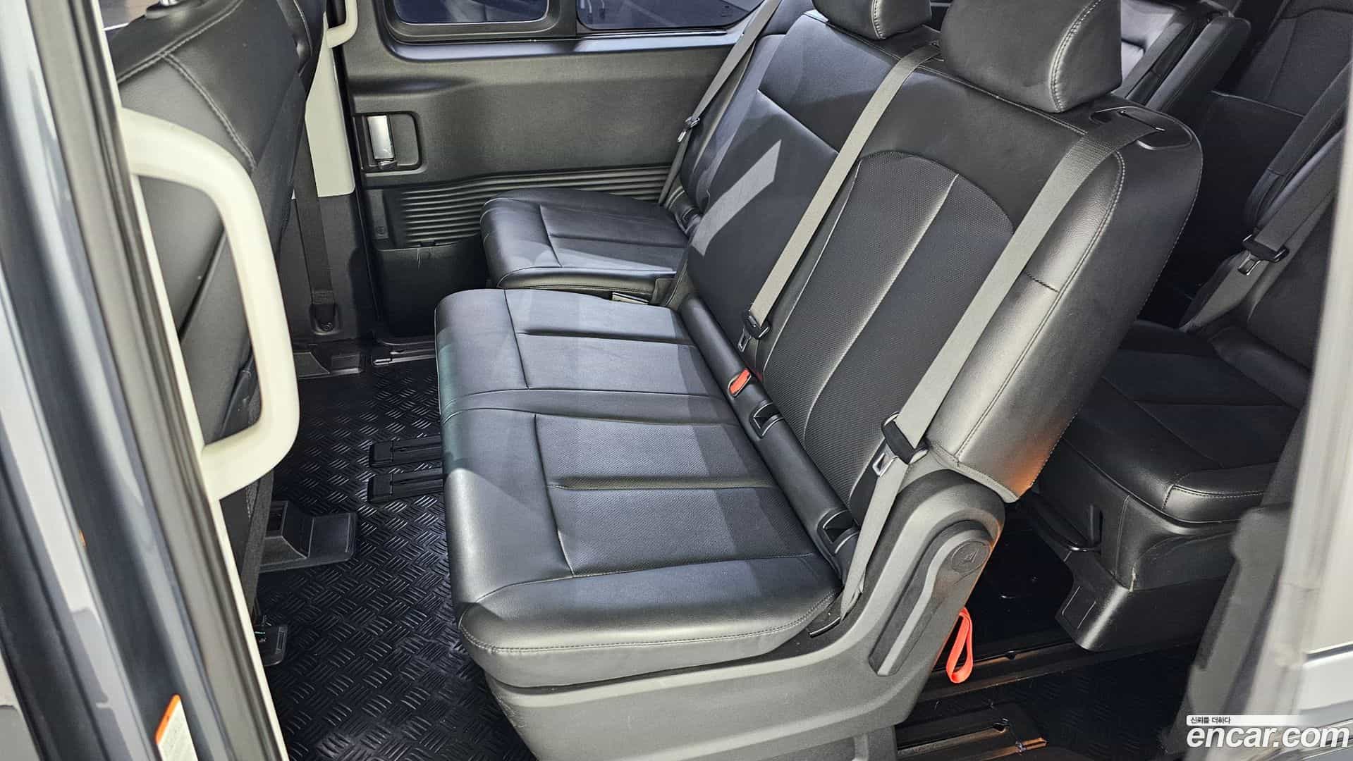 Staria Hyundai 2023.3-OPTION-016