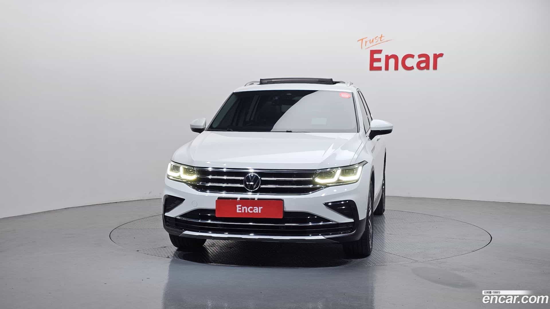 Tiguan Volkswagen 2021.10-OUTER-003