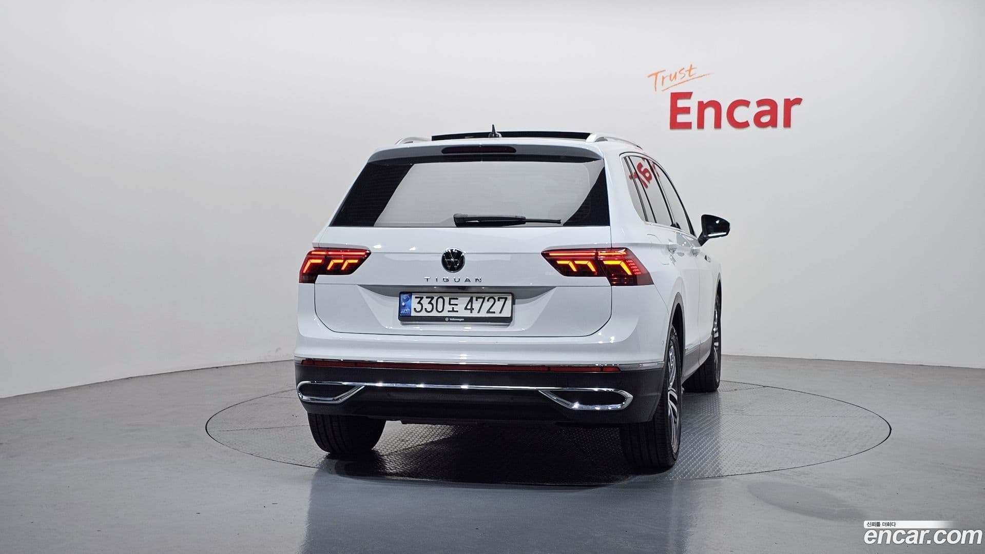 Main__Slider__Photo:Tiguan Volkswagen 2021.10-3