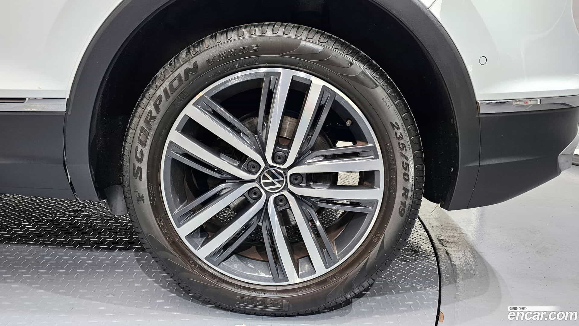 Tiguan Volkswagen 2021.10-OUTER-005