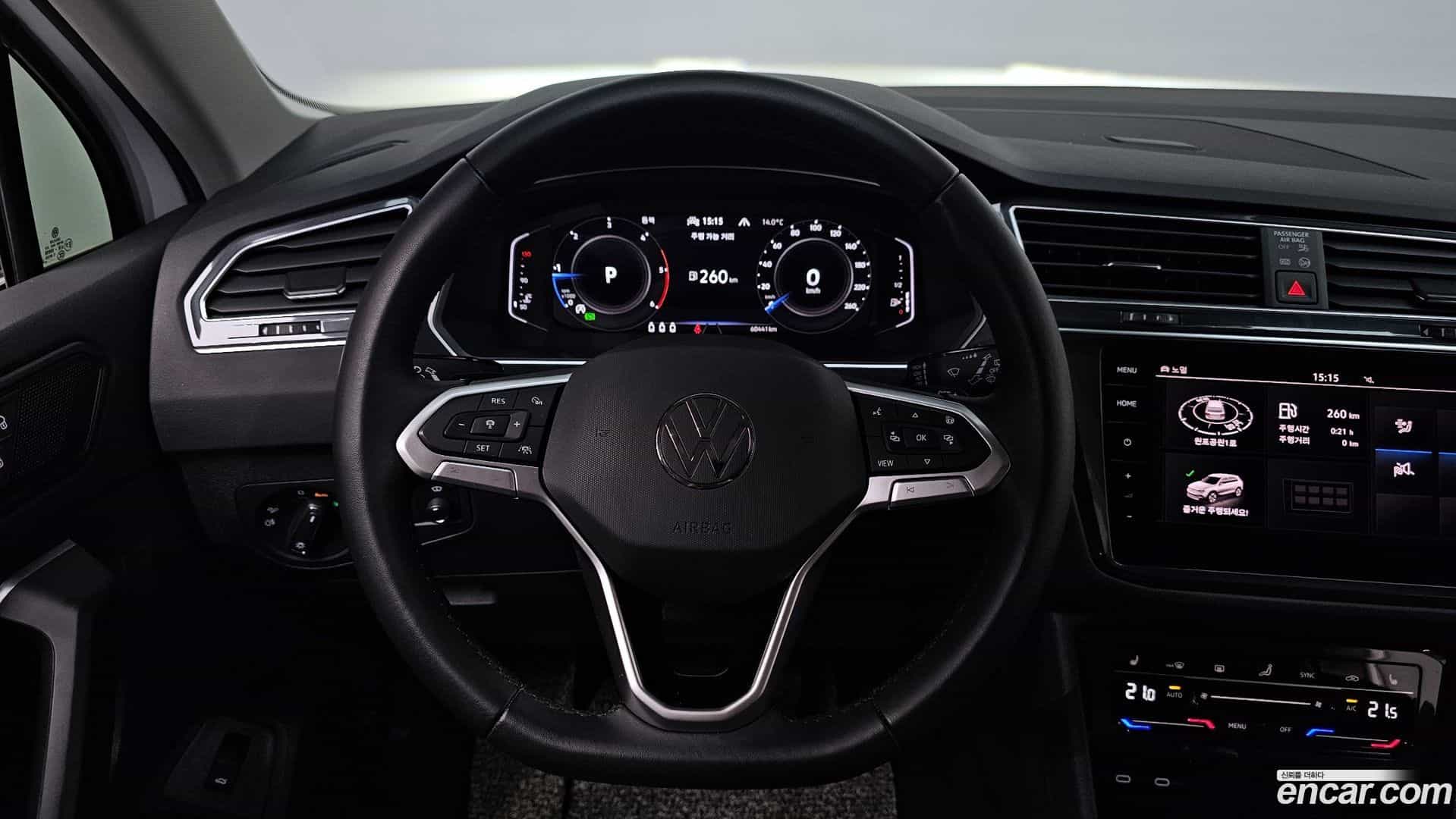 Tiguan Volkswagen 2021.10-OPTION-017