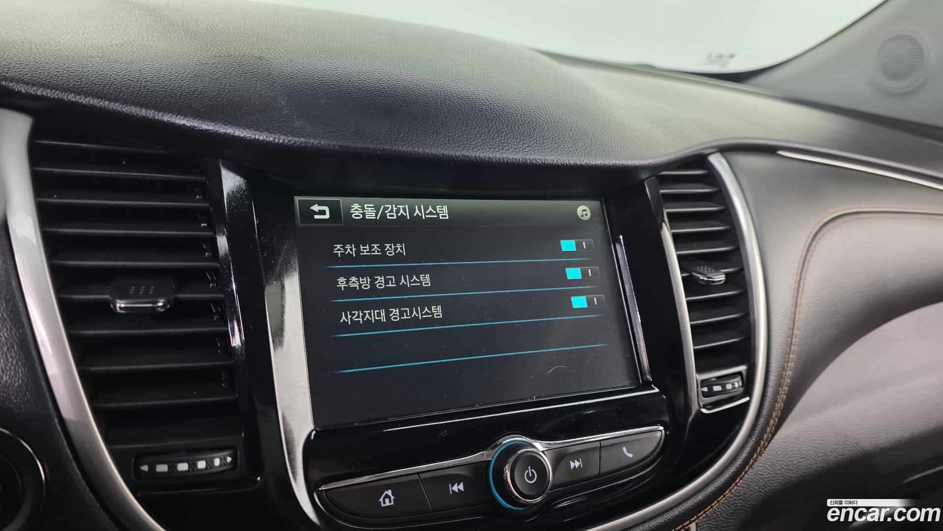 Trax ChevroletGMDaewoo 2019.0-OPTION-023