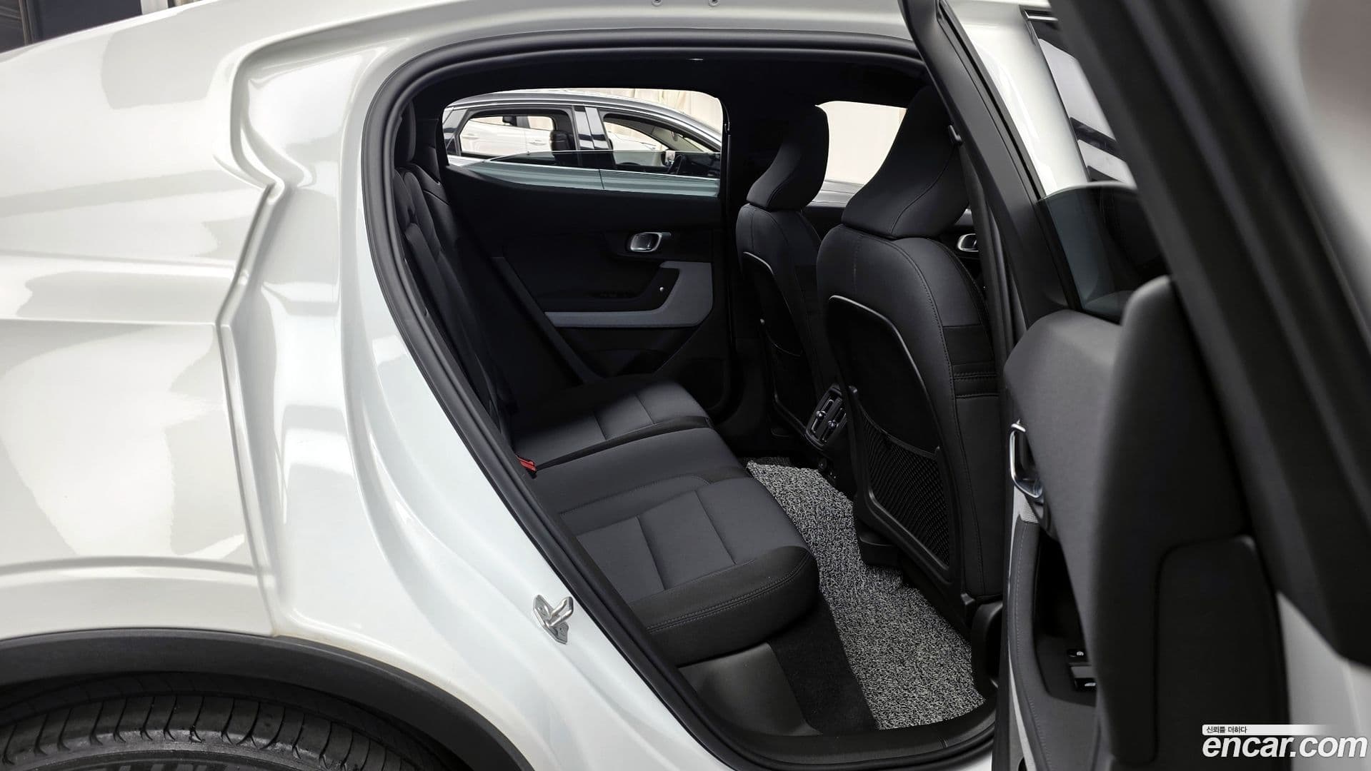 Main__Slider__Photo:Polestar 2 Polestar 2022.3-11