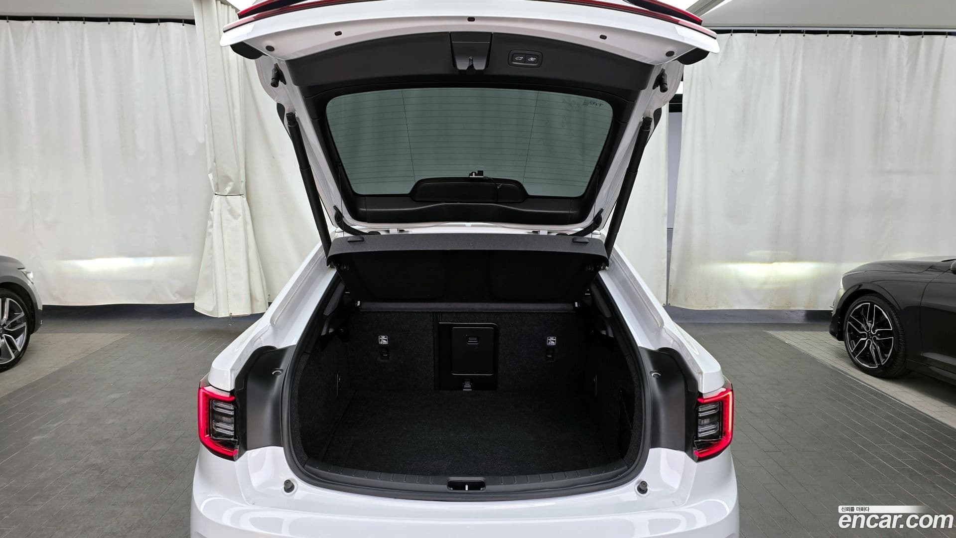 Main__Slider__Photo:Polestar 2 Polestar 2022.3-19