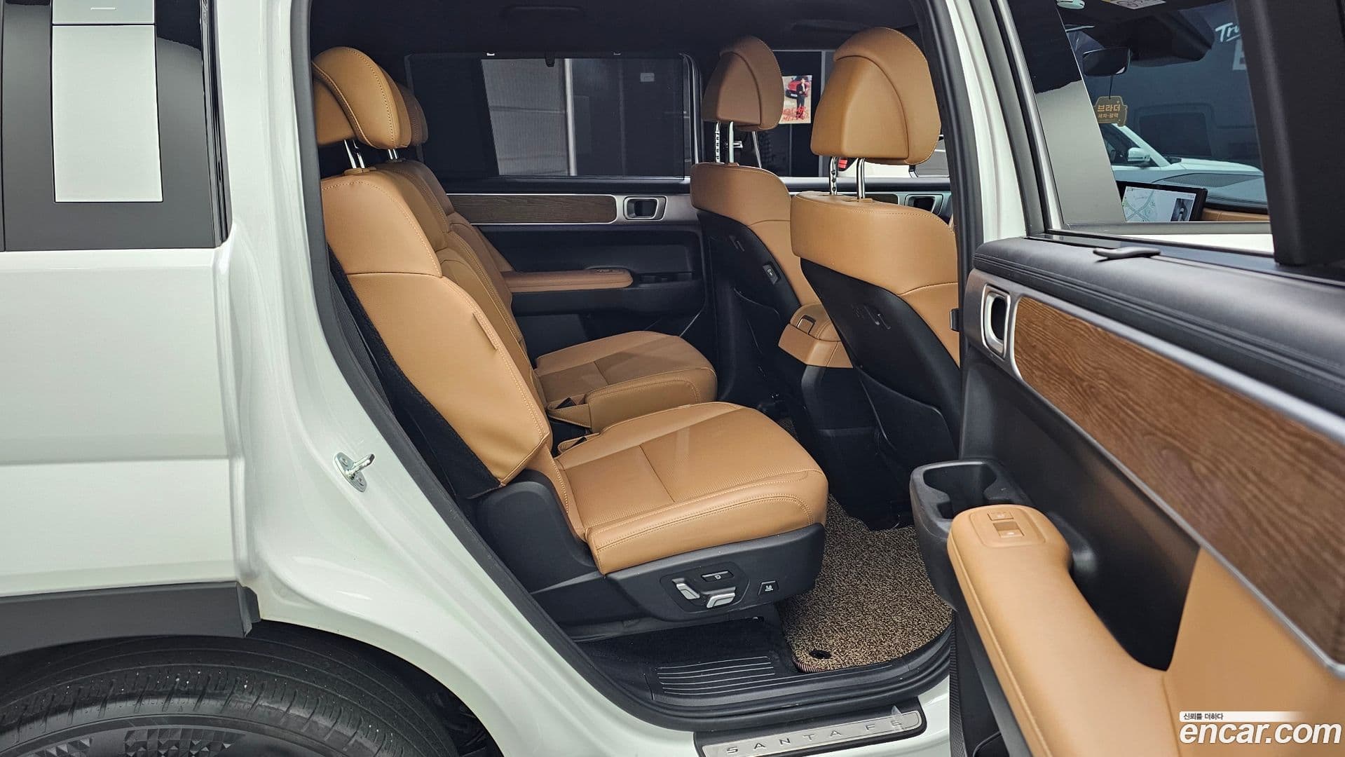 Main__Slider__Photo:Santafe Hyundai 2024.9-11