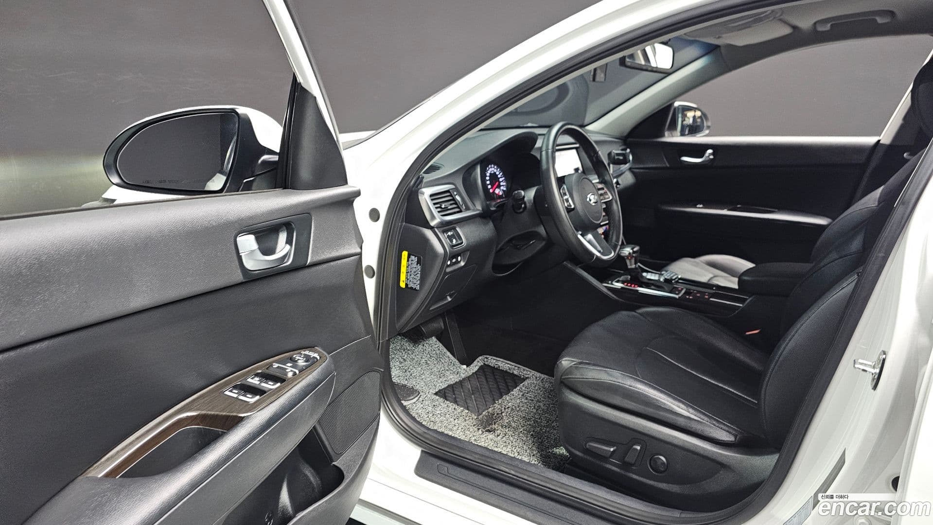 Main__Slider__Photo:K5 Kia 2018.3-10