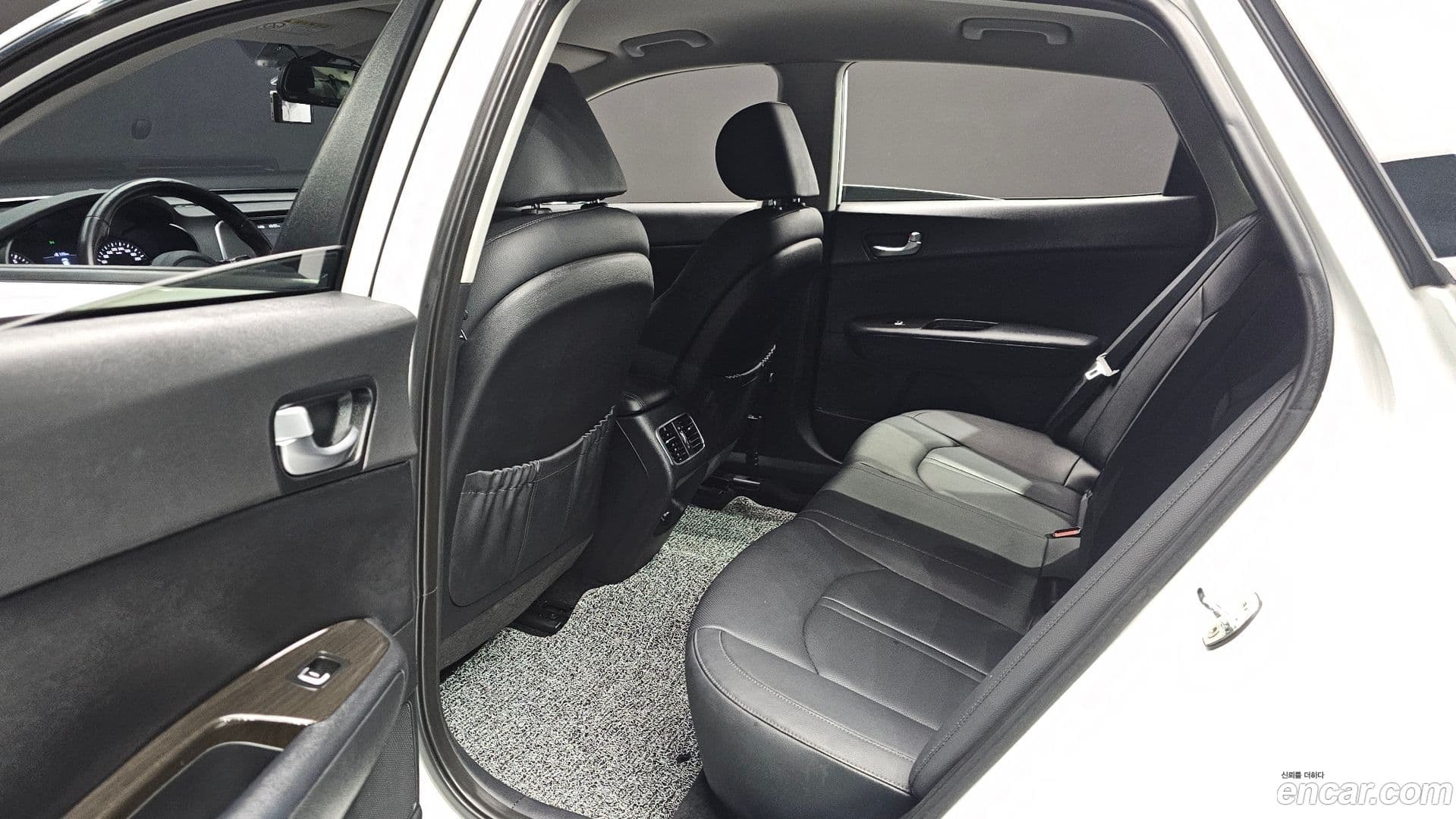 Main__Slider__Photo:K5 Kia 2018.3-11