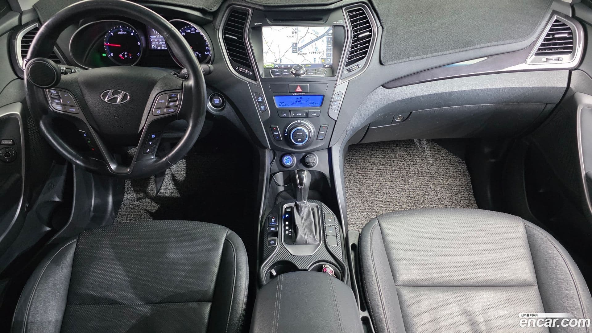 Main__Slider__Photo:Santafe Hyundai 2013.0-6