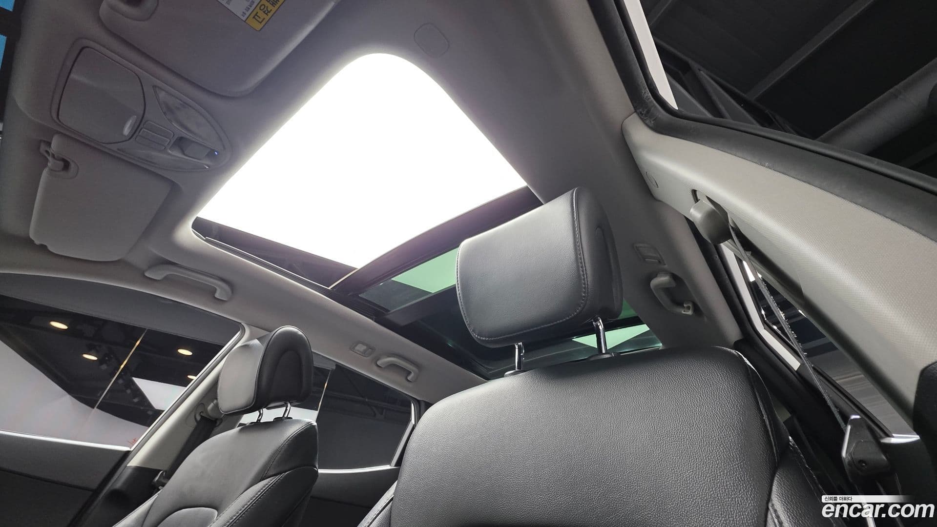 Main__Slider__Photo:Santafe Hyundai 2013.0-10