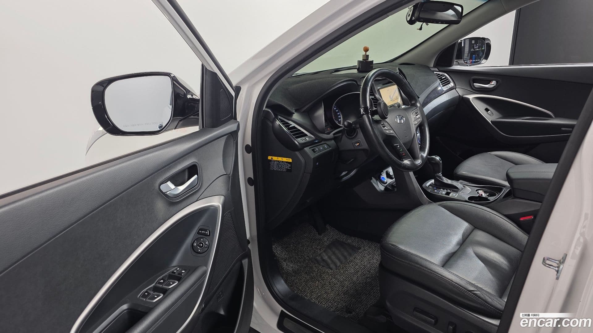 Main__Slider__Photo:Santafe Hyundai 2013.0-11