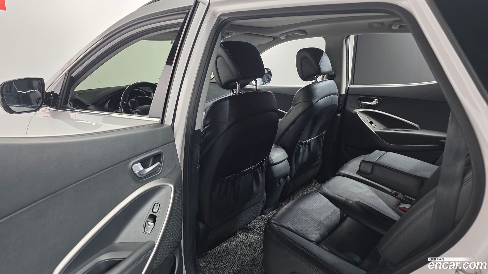 Main__Slider__Photo:Santafe Hyundai 2013.0-16