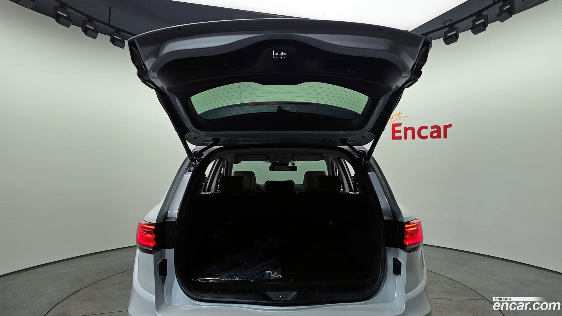 Main__Slider__Photo:QM6 Renault-KoreaSamsung 2022.6-19