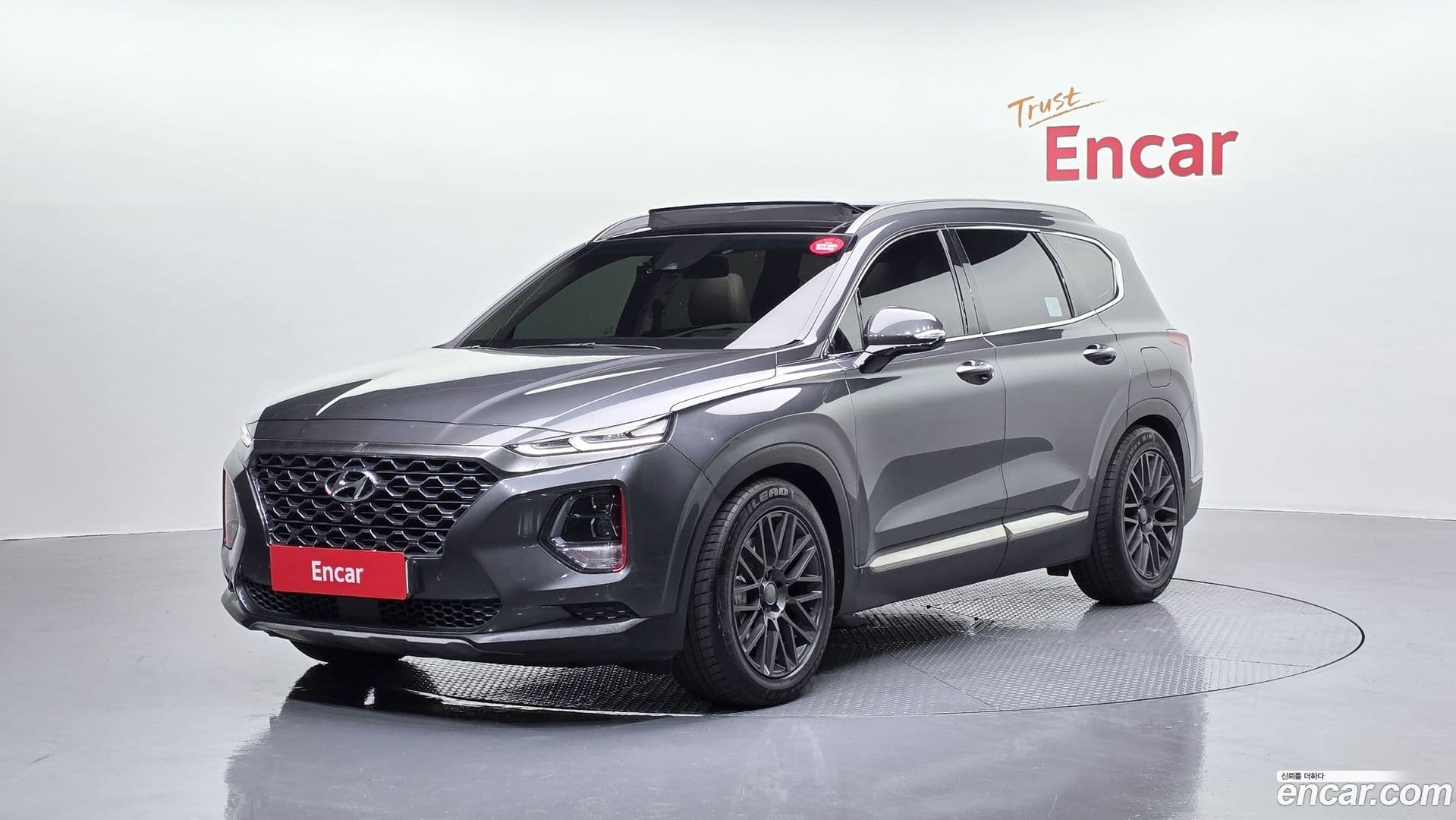 Main__Slider__Photo:Santafe Hyundai 2018.2-0