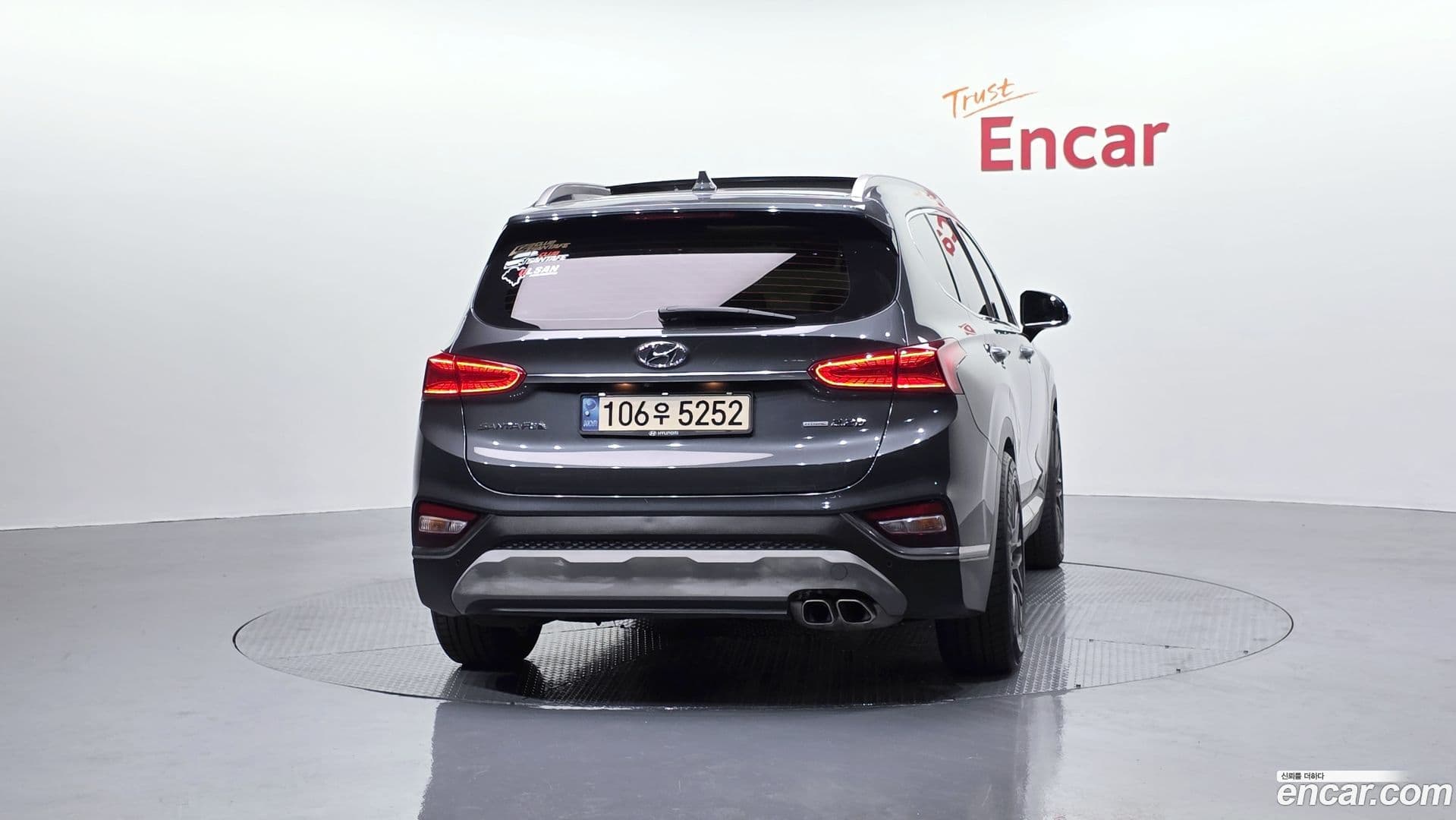 Main__Slider__Photo:Santafe Hyundai 2018.2-3