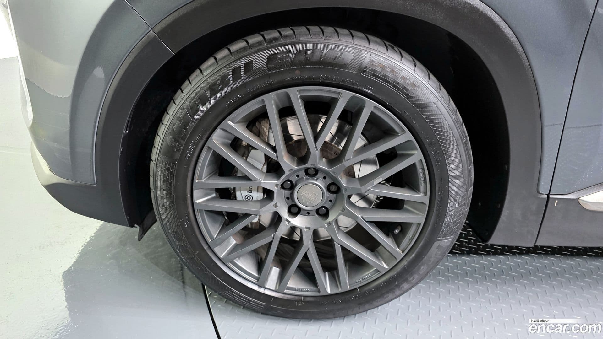 Main__Slider__Photo:Santafe Hyundai 2018.2-4