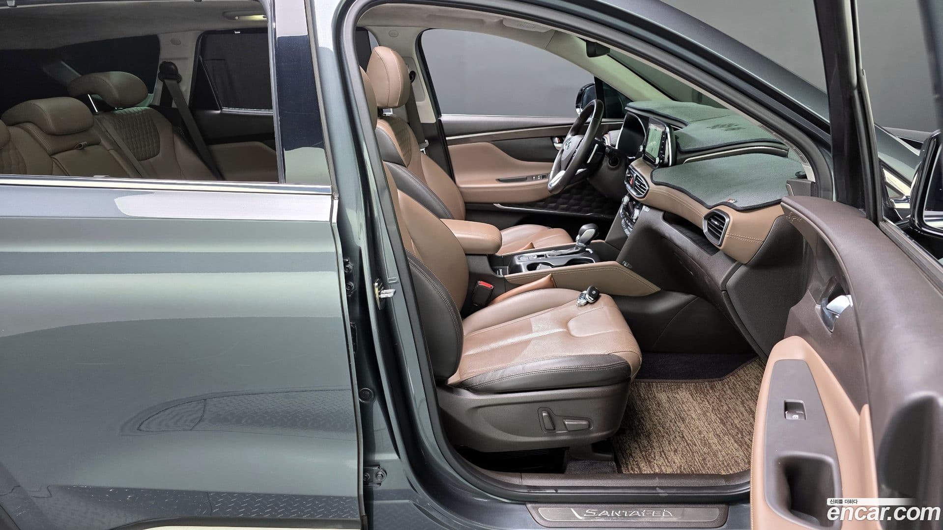 Main__Slider__Photo:Santafe Hyundai 2018.2-9