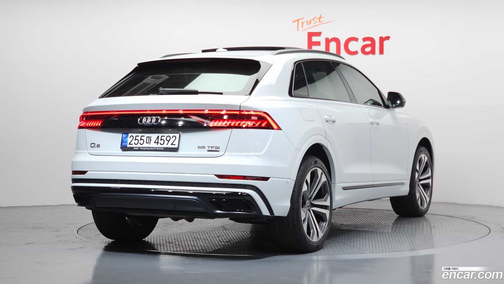 Q8 Audi 2022.10-OUTER-002