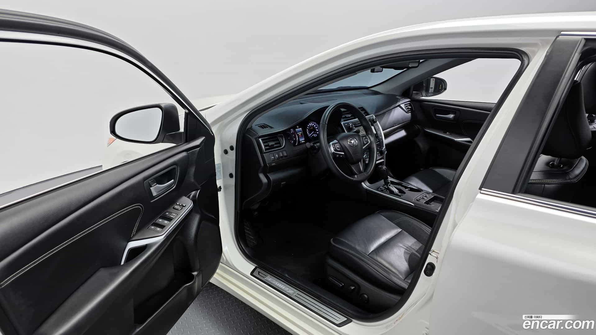 Camry Toyota 2016.0-INNER-010