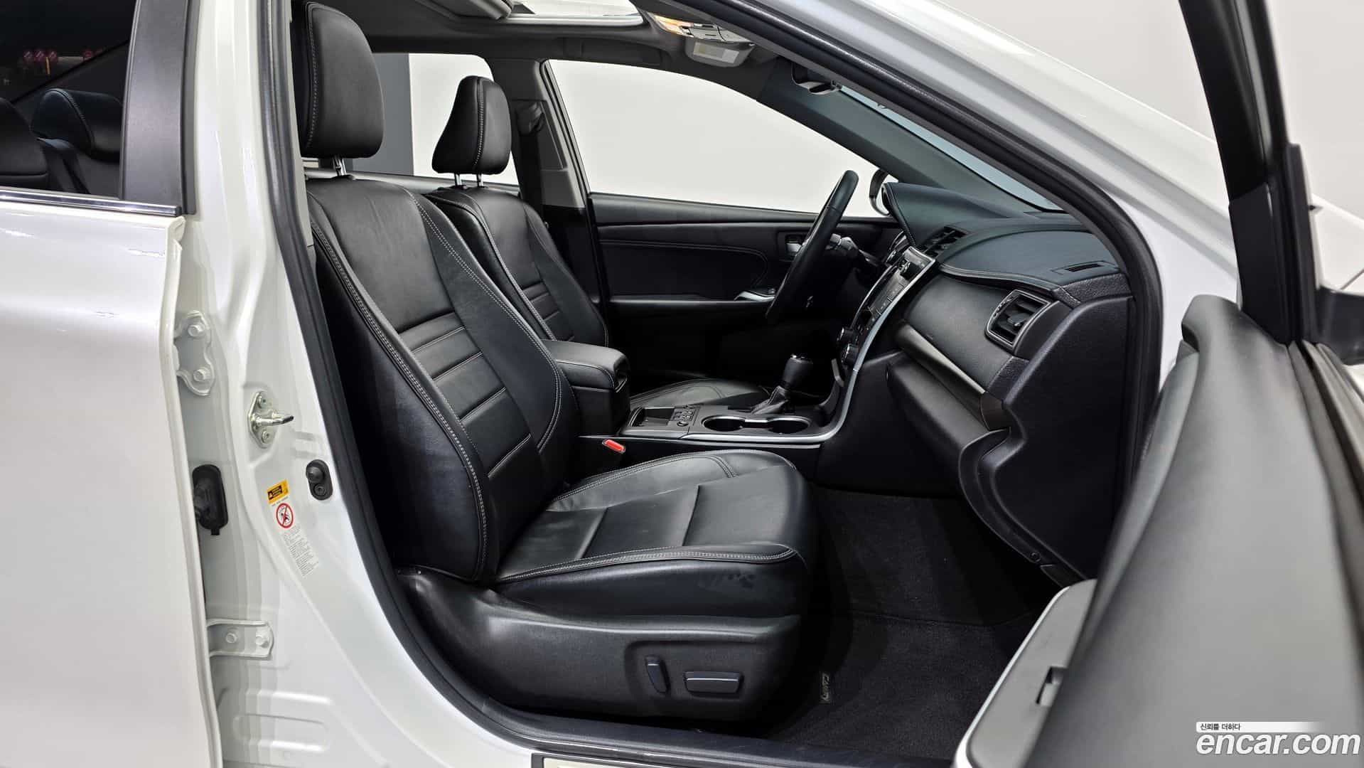 Camry Toyota 2016.0-OPTION-015