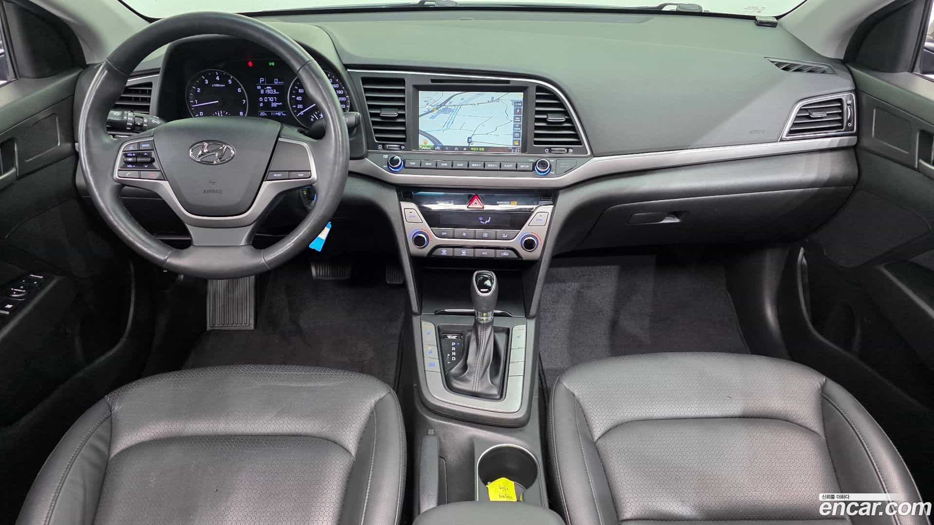 AVANTE Hyundai 2015.9-INNER-007