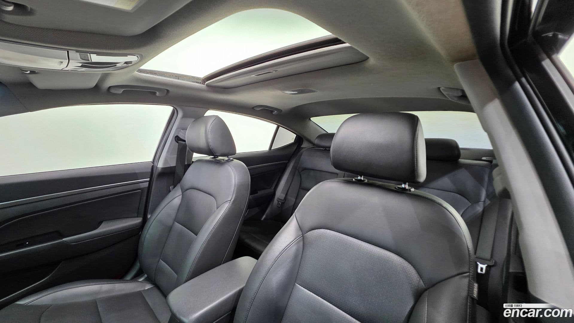 Main__Slider__Photo:AVANTE Hyundai 2015.9-10