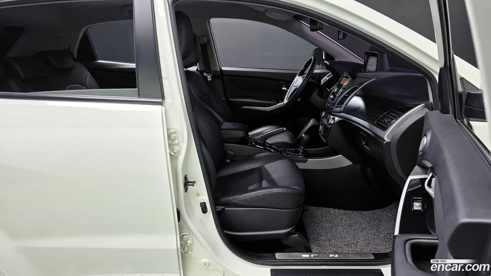 KORANDO KG_Mobility_Ssangyong 2014.5-INNER-010