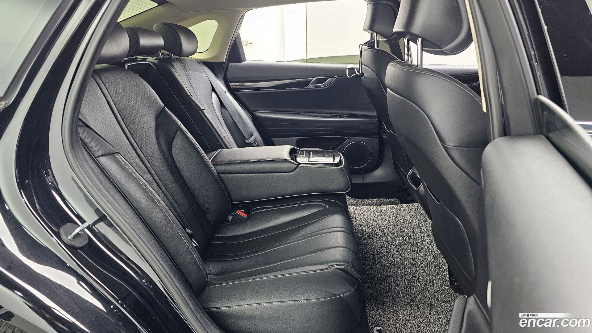 Main__Slider__Photo:G80 Genesis 2021.2-11