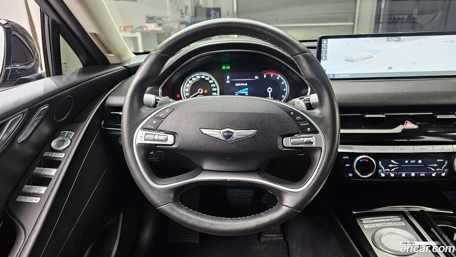 Main__Slider__Photo:G80 Genesis 2021.2-13