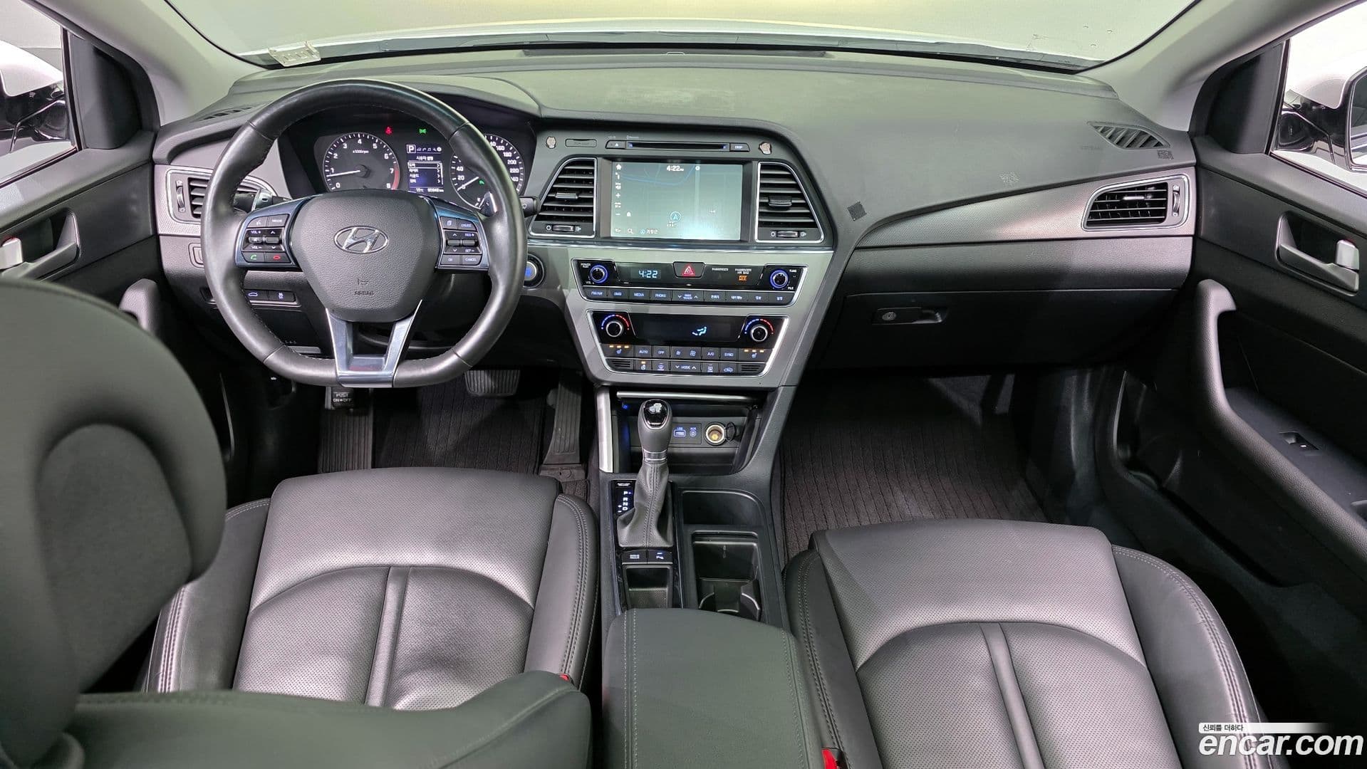 Main__Slider__Photo:Sonata Hyundai 2016.10-6