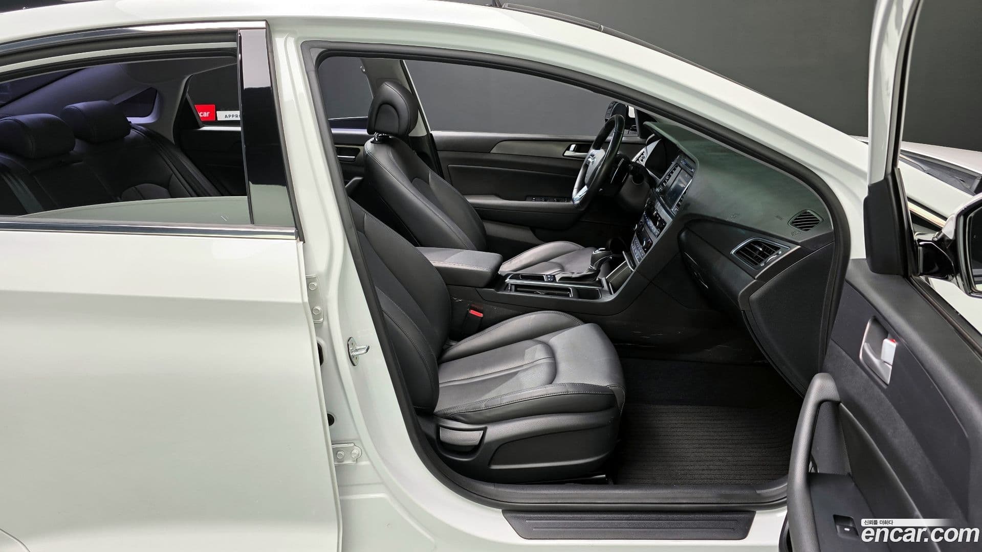 Main__Slider__Photo:Sonata Hyundai 2016.10-9