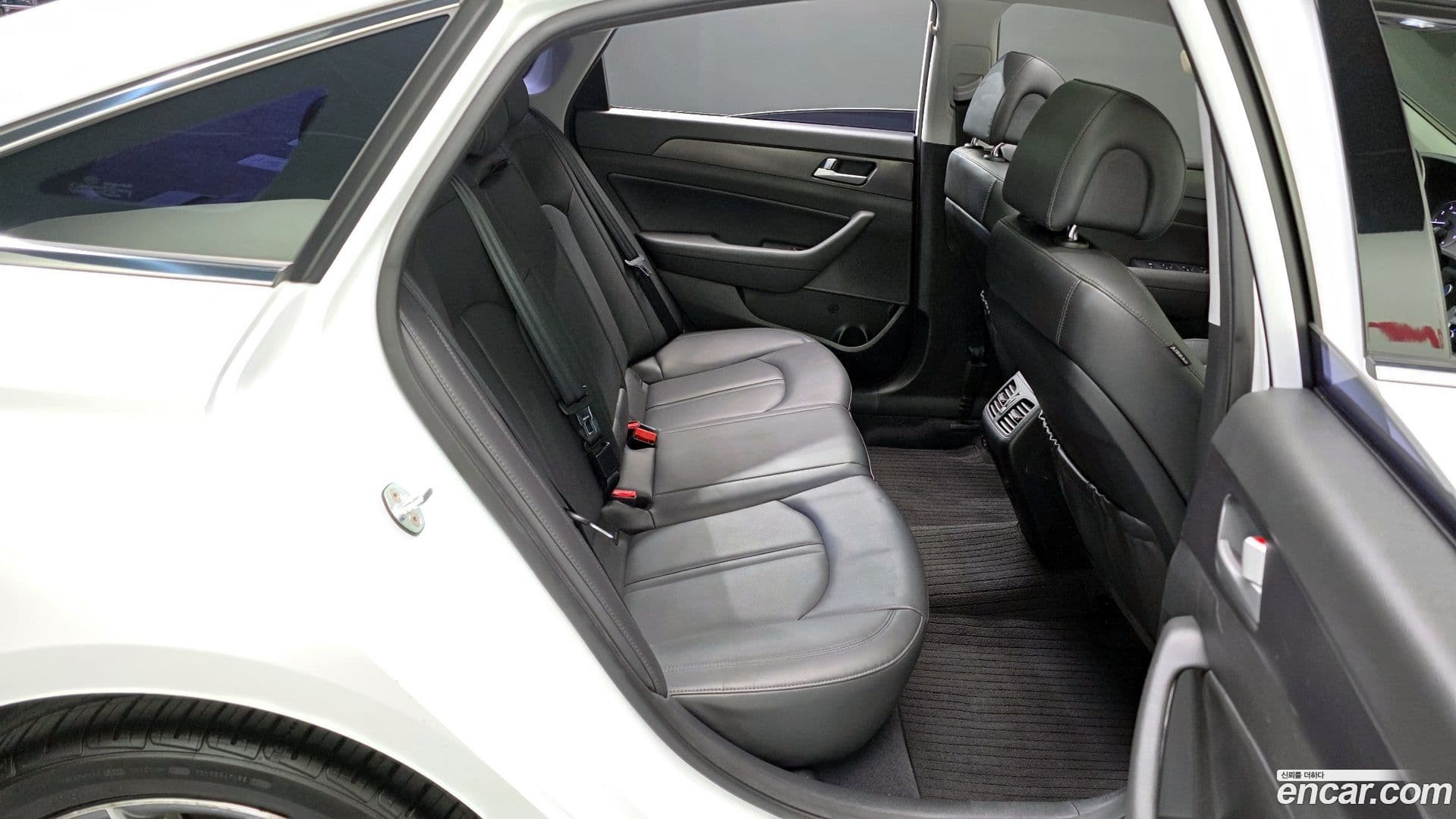 Main__Slider__Photo:Sonata Hyundai 2016.10-11