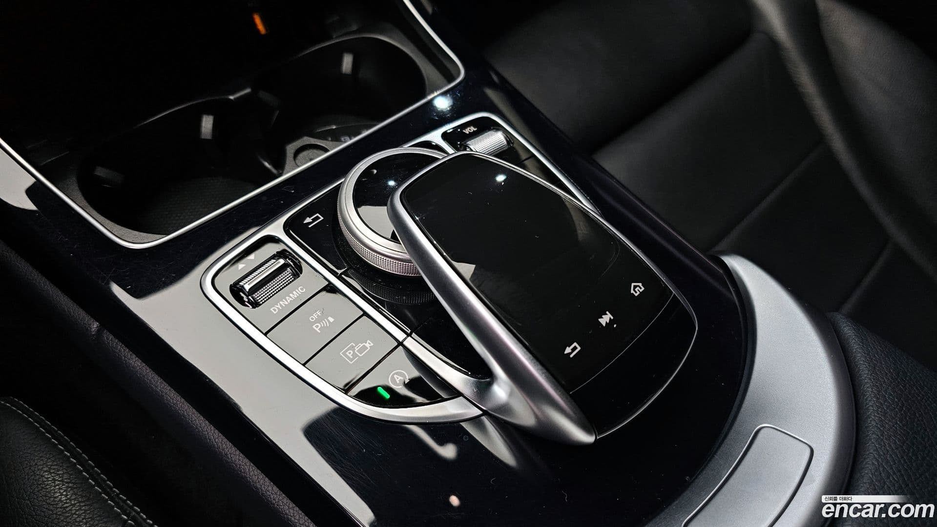 Main__Slider__Photo:C-Class Mercedes-Benz 2019.11-15