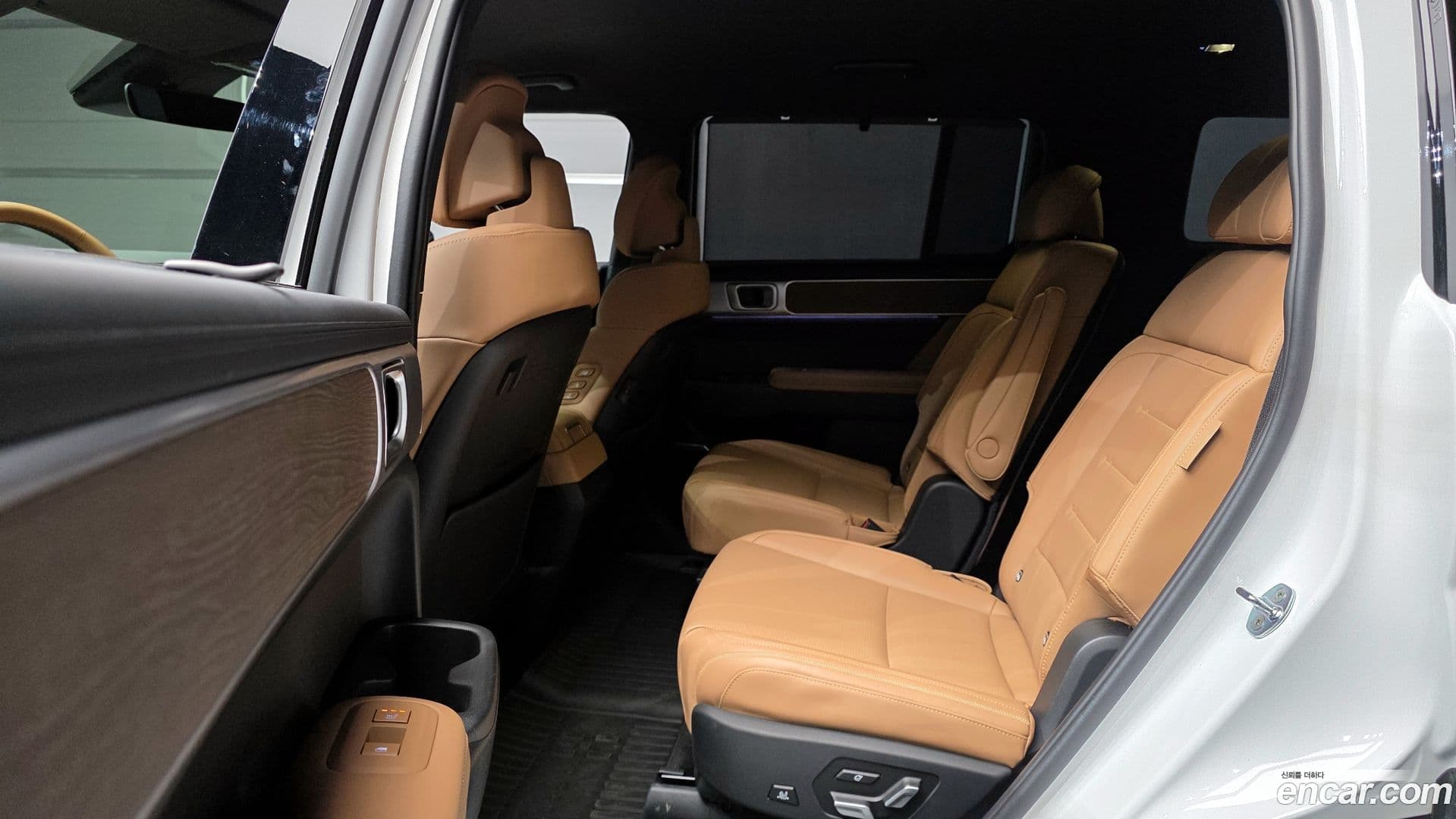 Main__Slider__Photo:Santafe Hyundai 2024.0-11