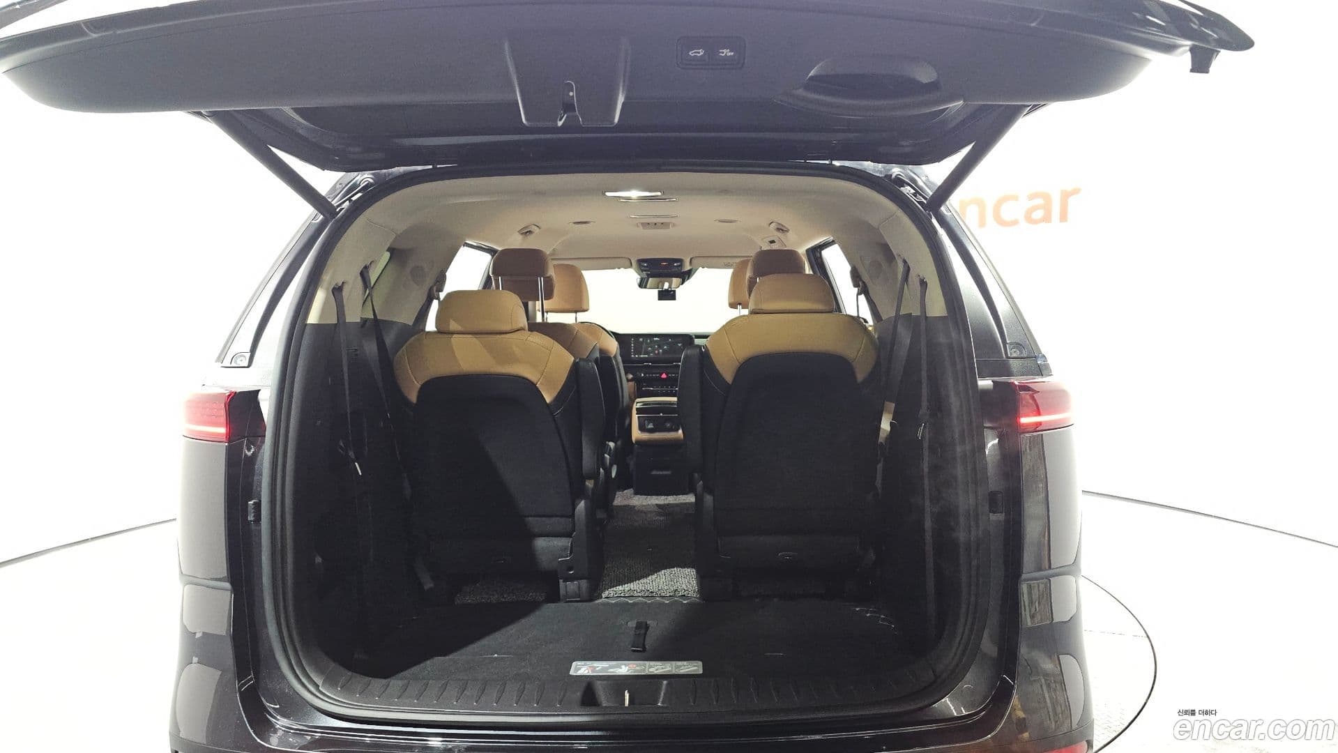 Main__Slider__Photo:Canival Kia 2021.2-19