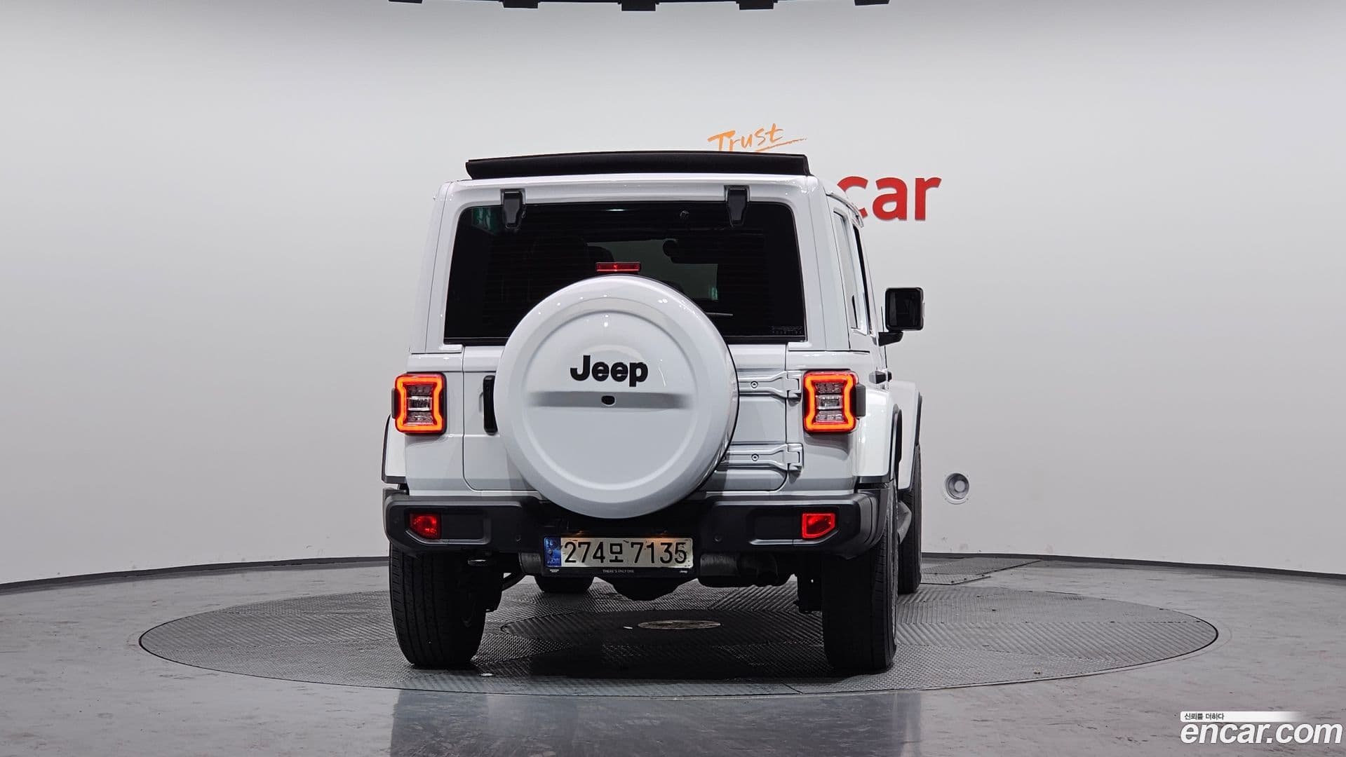 Main__Slider__Photo:Wrangler Jeep 2021.2-3