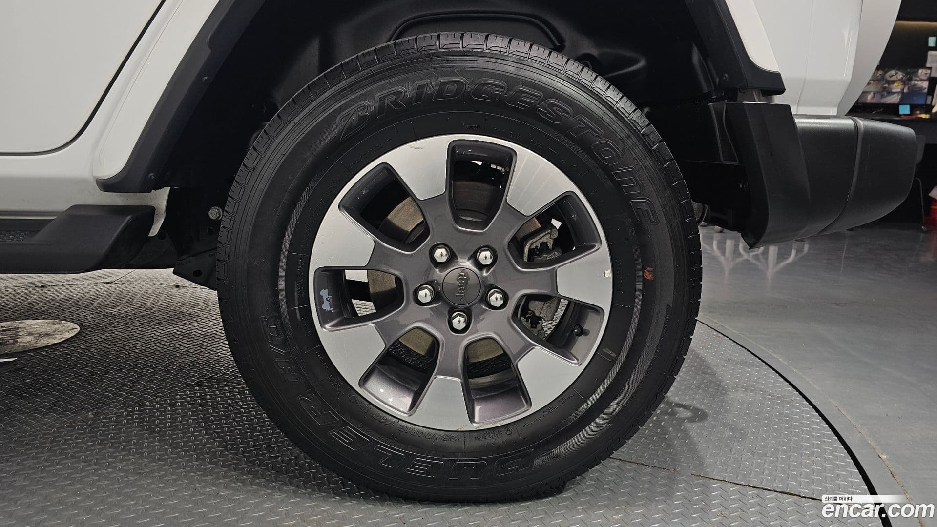 Main__Slider__Photo:Wrangler Jeep 2021.2-4