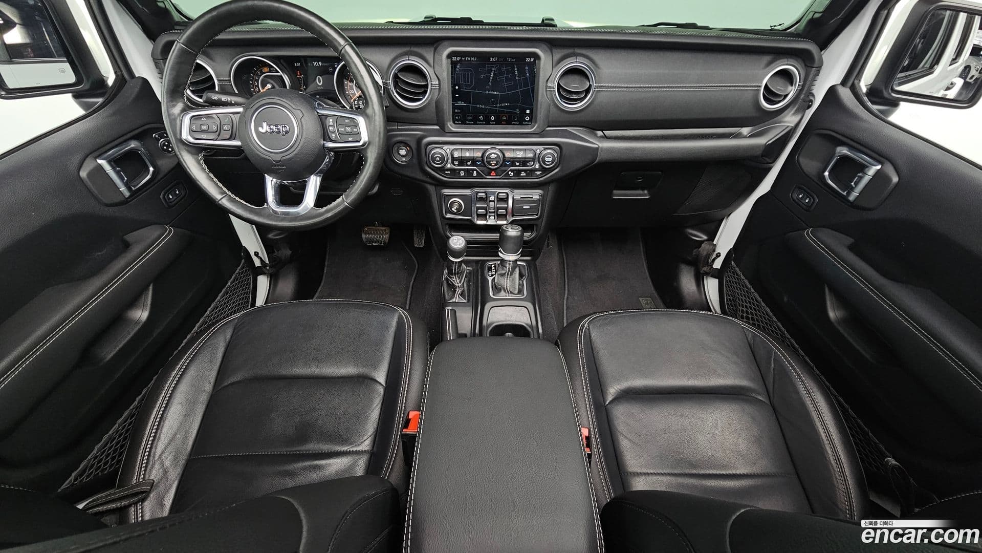 Main__Slider__Photo:Wrangler Jeep 2021.2-6