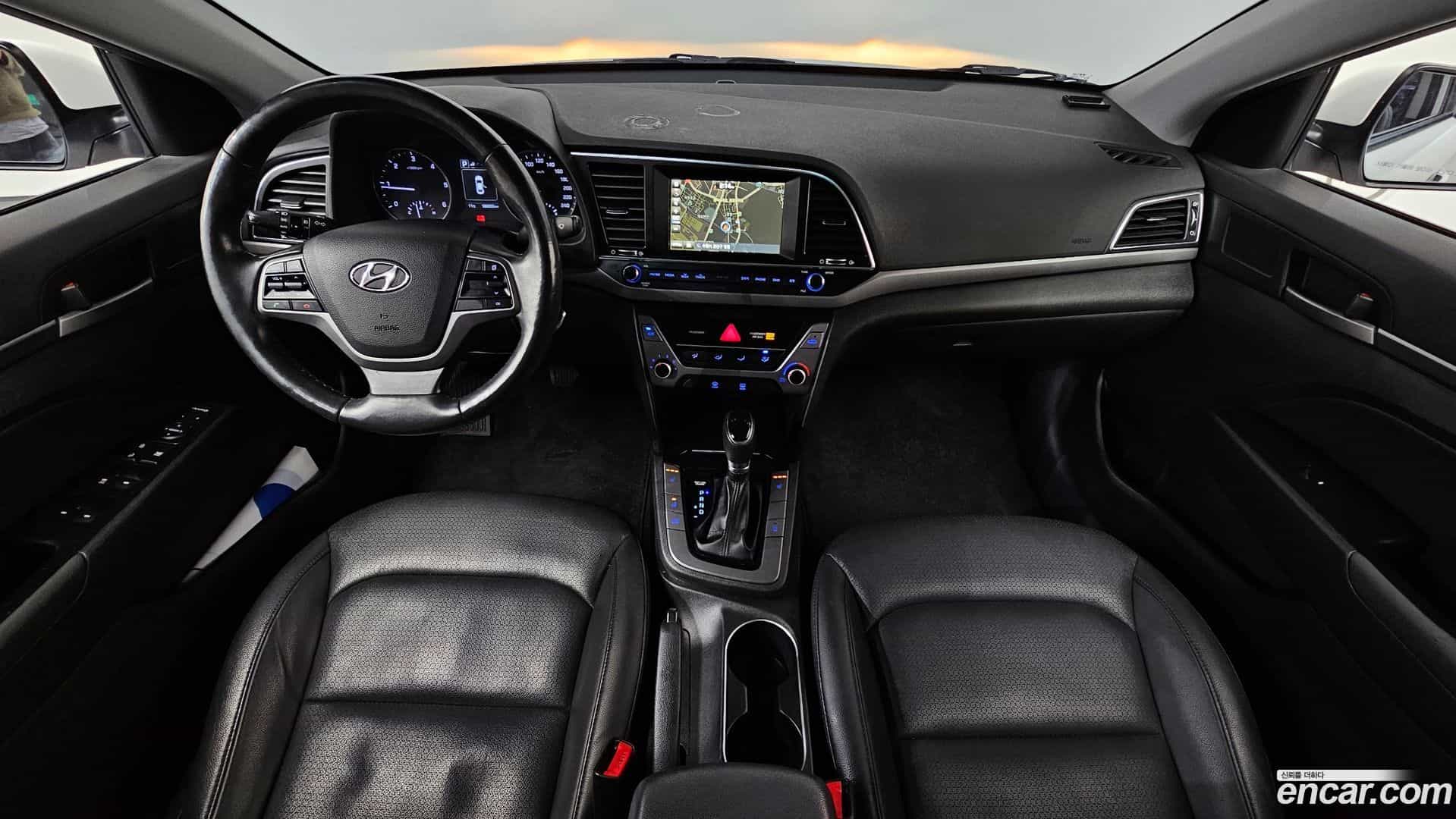 AVANTE Hyundai 2015.10-INNER-007