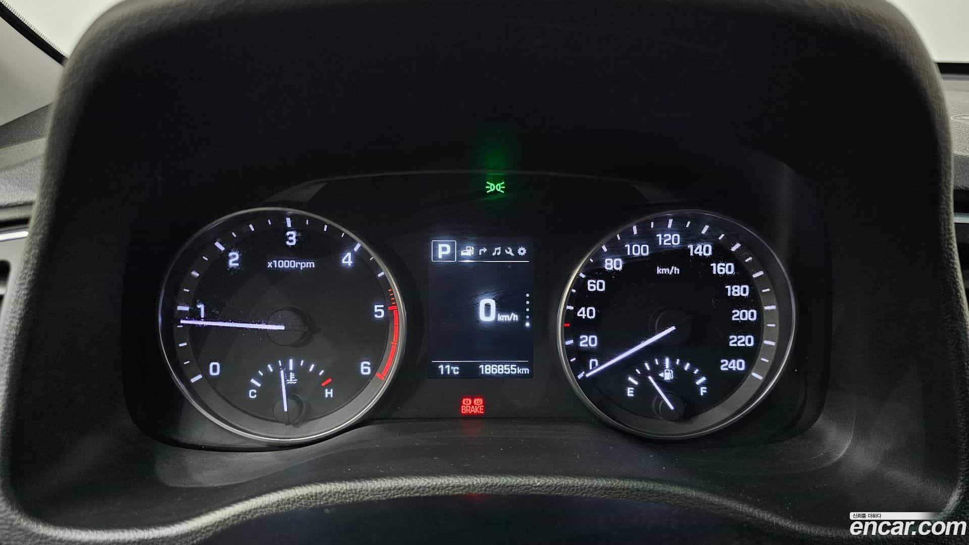 AVANTE Hyundai 2015.10-INNER-008