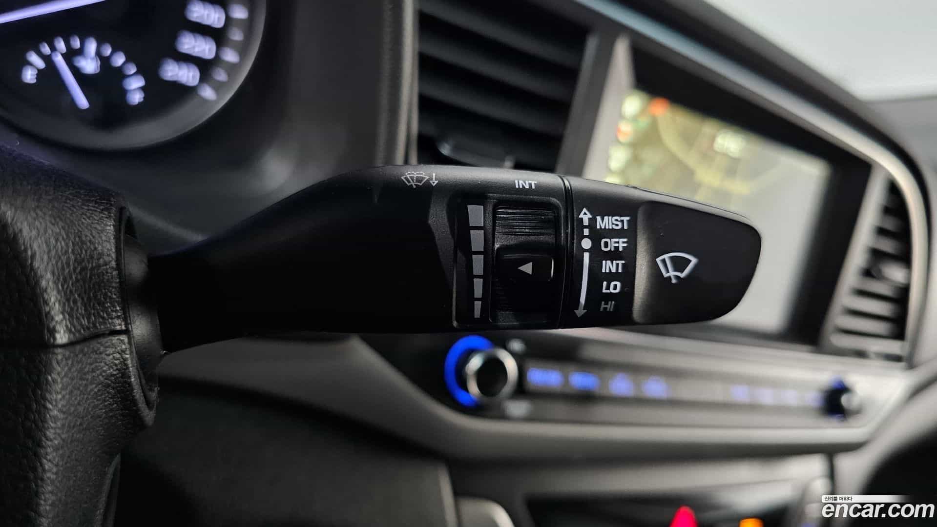 AVANTE Hyundai 2015.10-OPTION-019