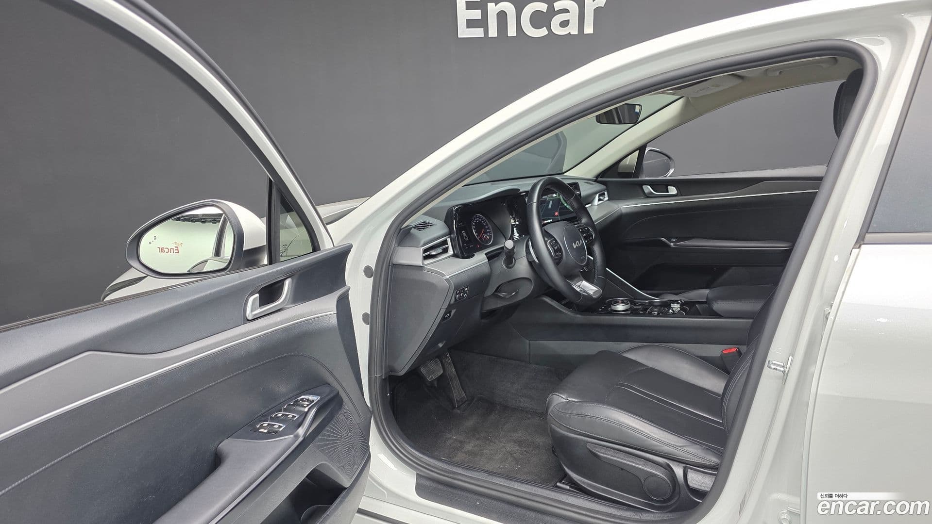 Main__Slider__Photo:K5 Kia 2022.1-10