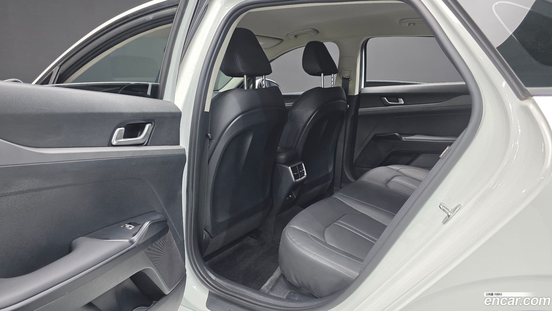 Main__Slider__Photo:K5 Kia 2022.1-17