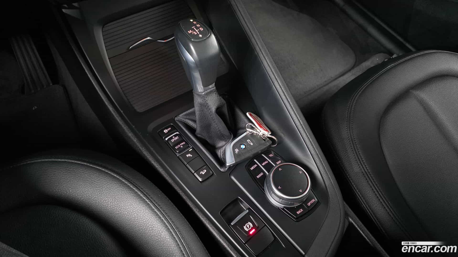 X1 BMW 2017.3-INNER-009