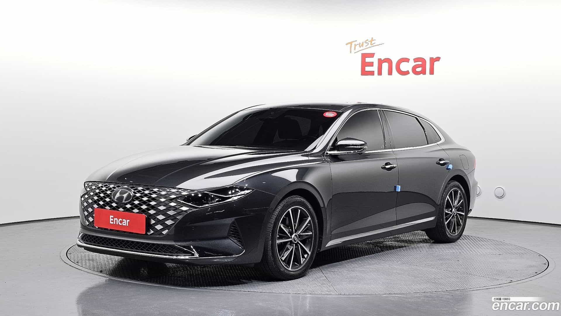 Grandeur Hyundai 2021.11-OUTER-001